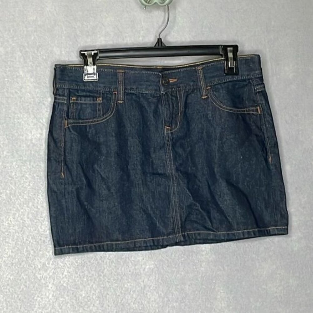 Old Navy Women's Dark Wash Jean Skirt Size 2 - NWOT